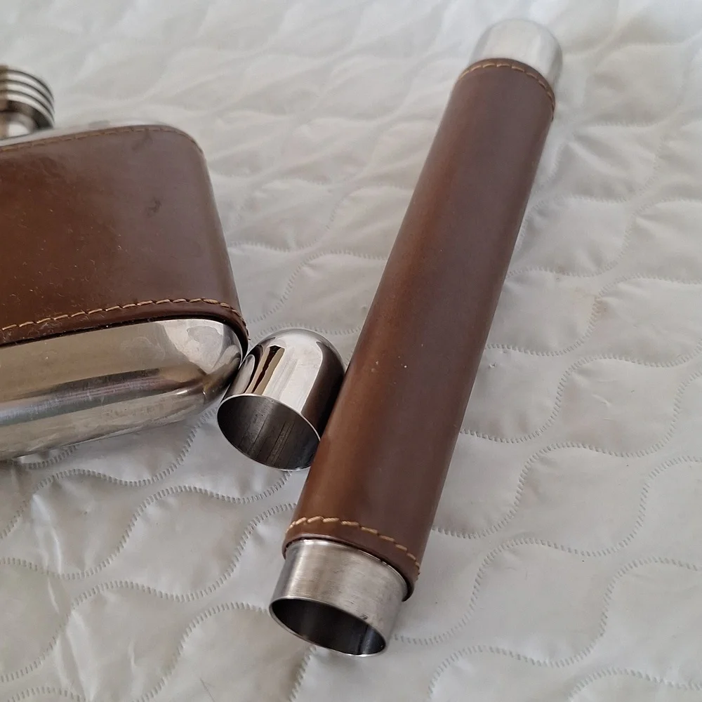 Flask Set - Picture 3 of 6